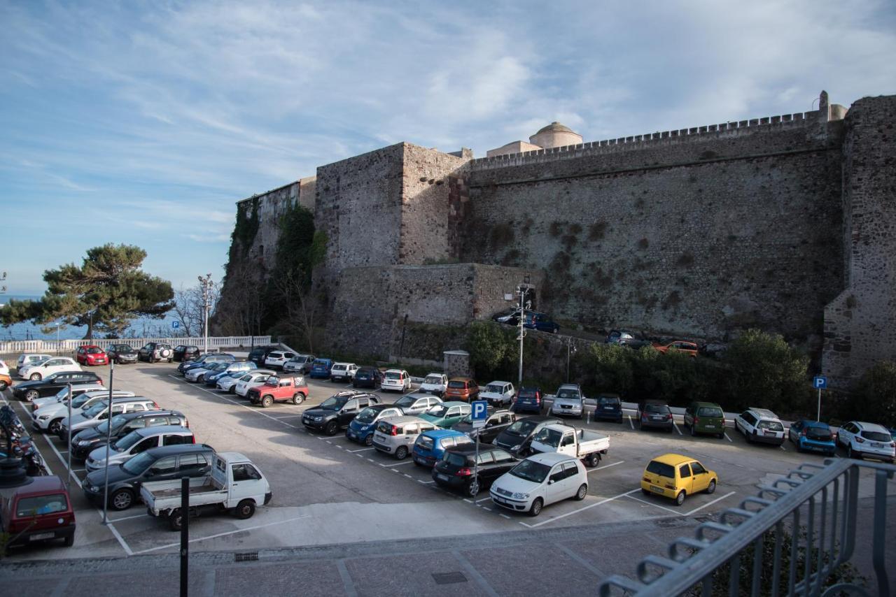 B&B Il Castello 利帕里 外观 照片